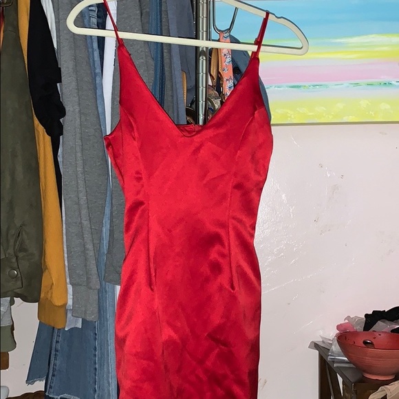 Red satin dress - Picture 1 of 2